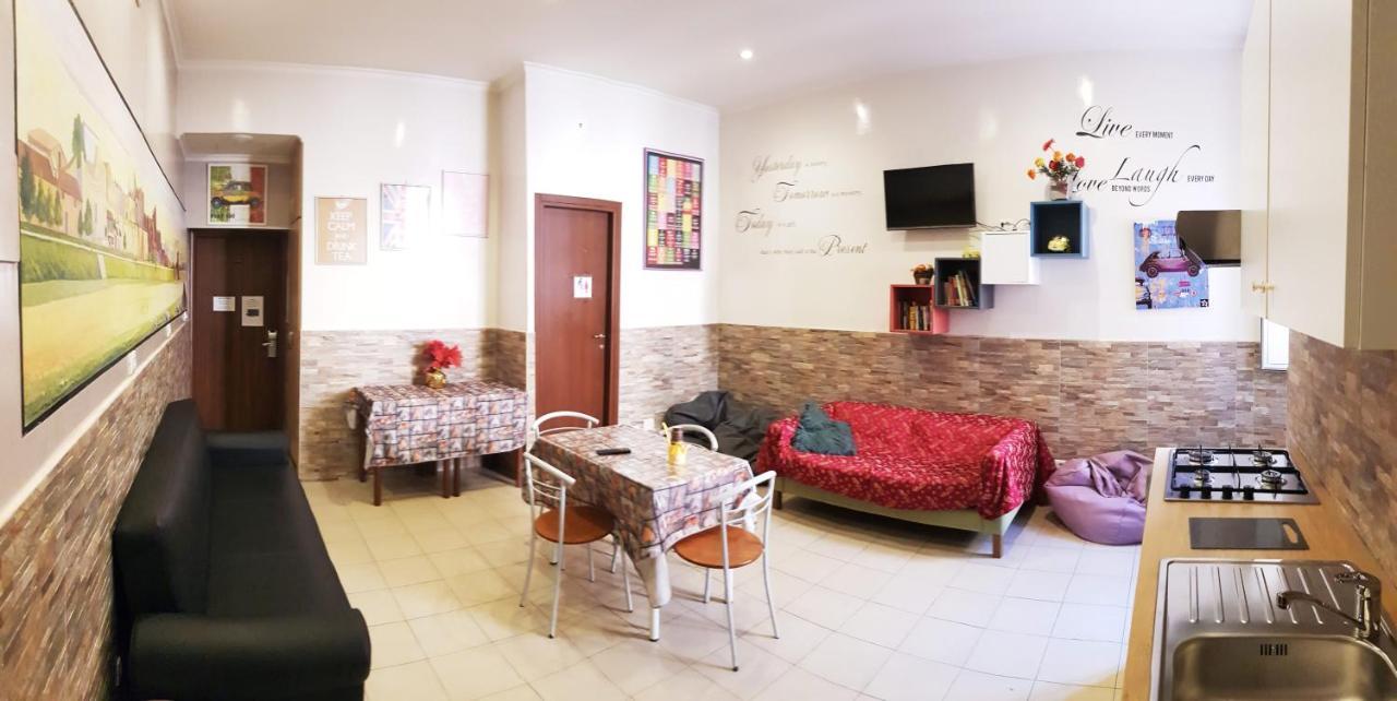 Legends Hostel Rome Bagian luar foto