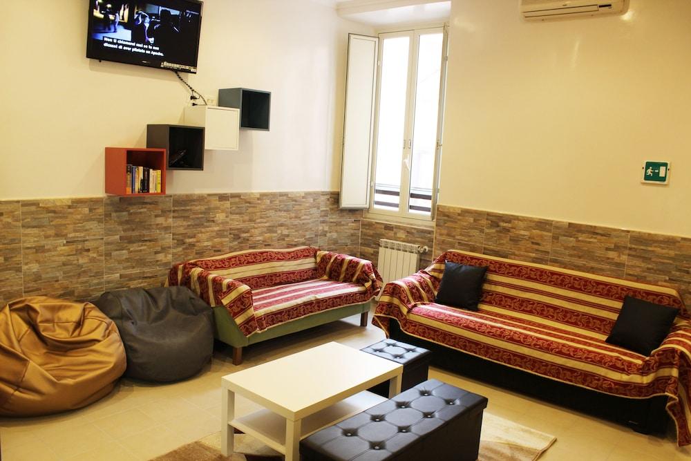 Legends Hostel Rome Bagian luar foto