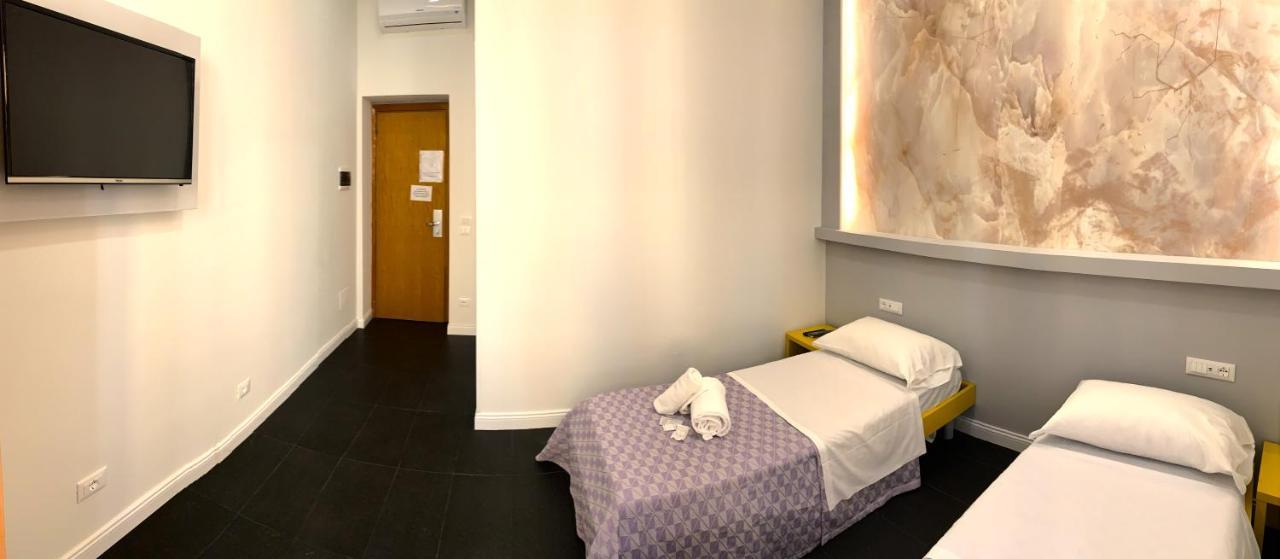 Legends Hostel Rome Bagian luar foto