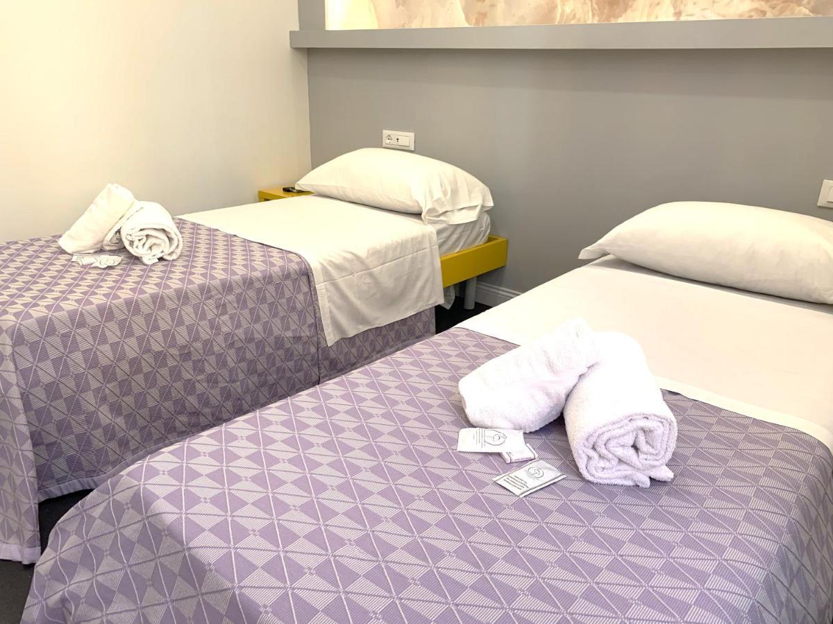 Legends Hostel Rome Bagian luar foto
