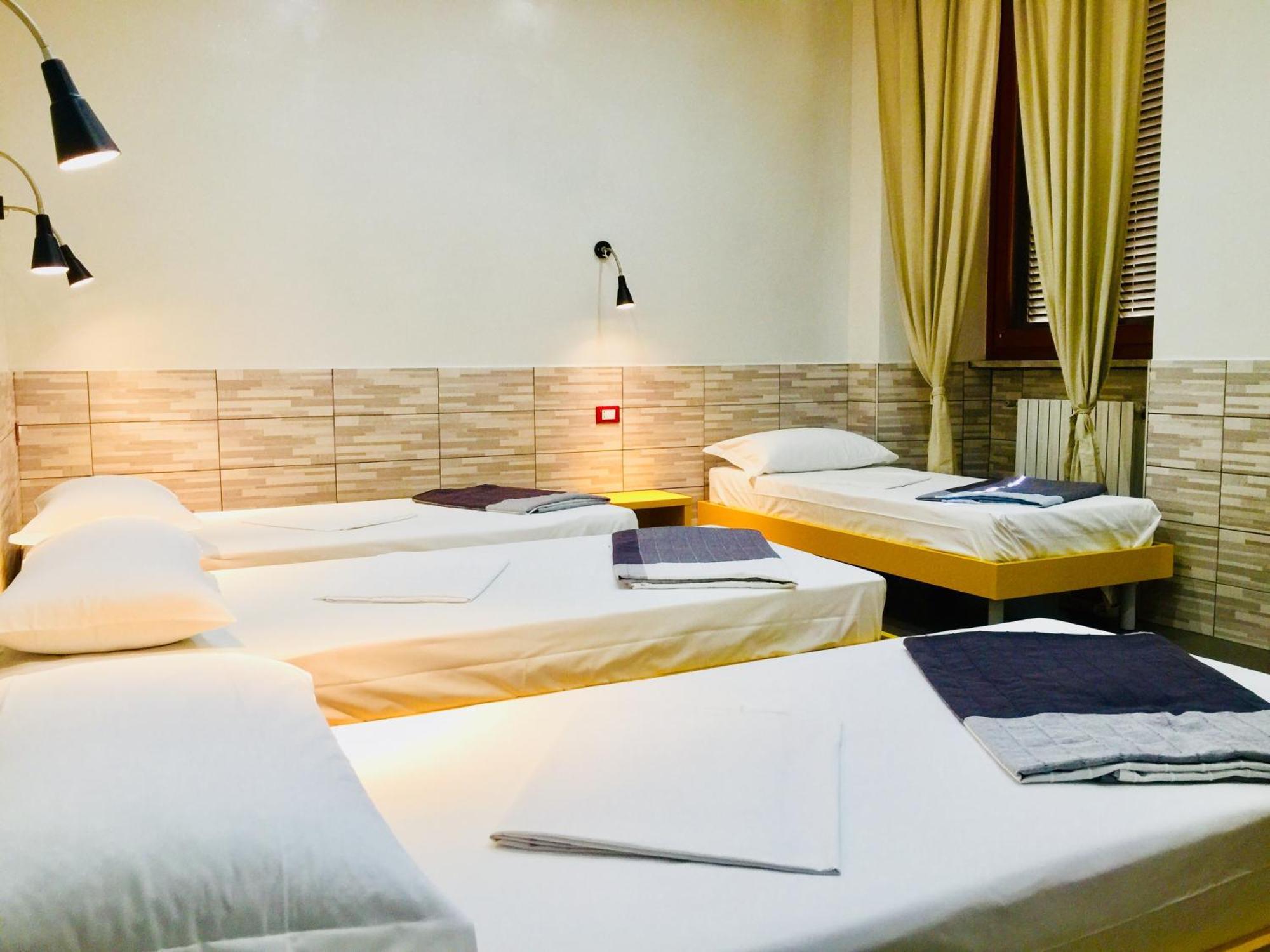 Legends Hostel Rome Bagian luar foto
