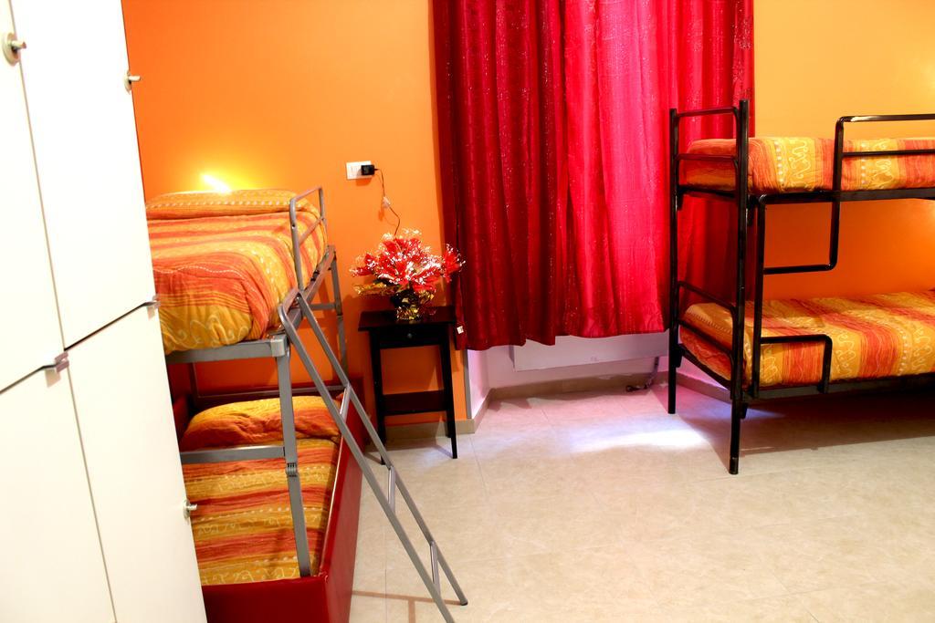 Legends Hostel Rome Bagian luar foto