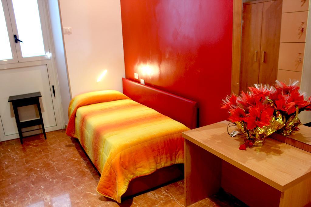 Legends Hostel Rome Bagian luar foto
