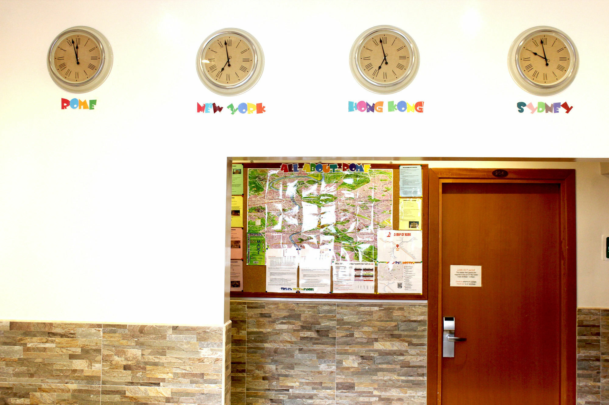 Legends Hostel Rome Bagian luar foto